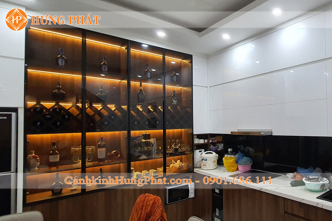 cánh kính tủ rượu