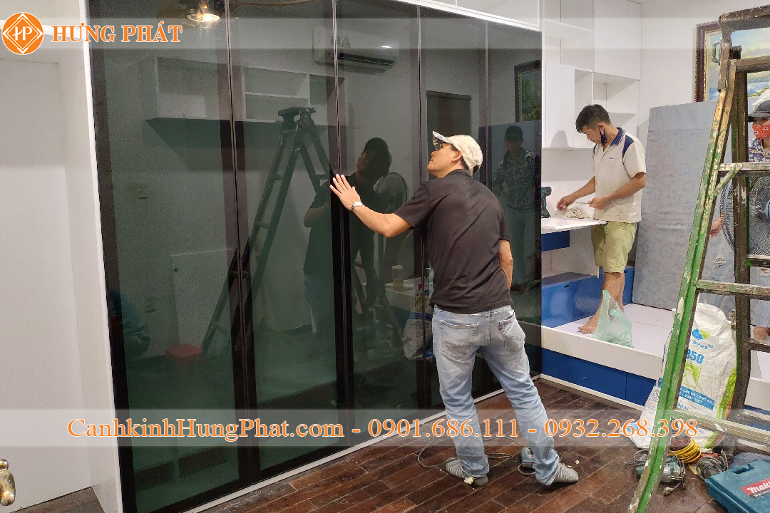 cánh kính tủ áo